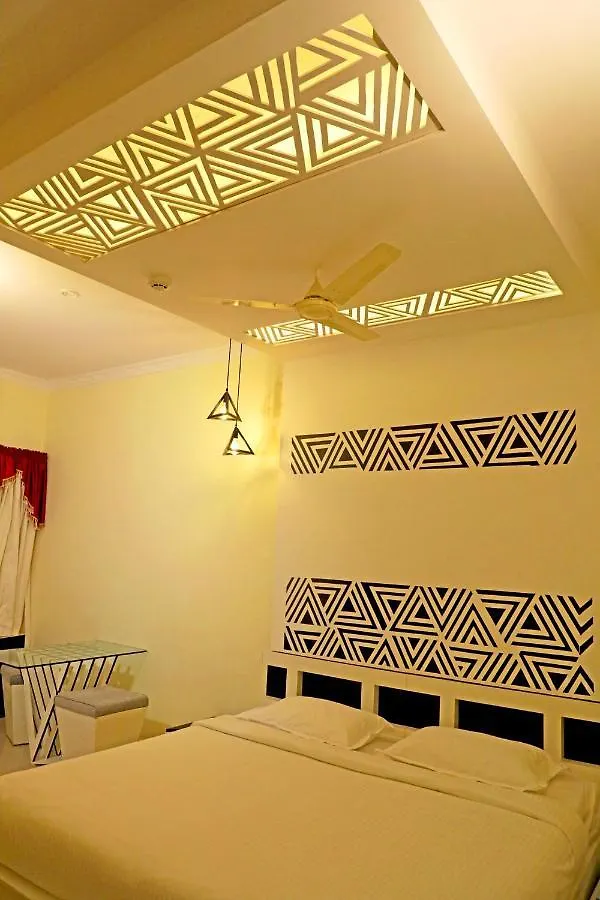 Kutties Residency Hotel Pathanāmthitta